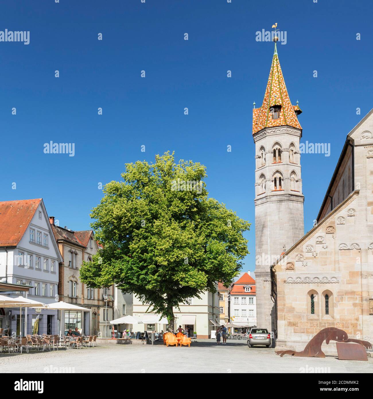 Johannisplatz presso il Johanniskirche, Schwaebisch Gmuend, Baden-Wuerttemberg, Germania Foto Stock