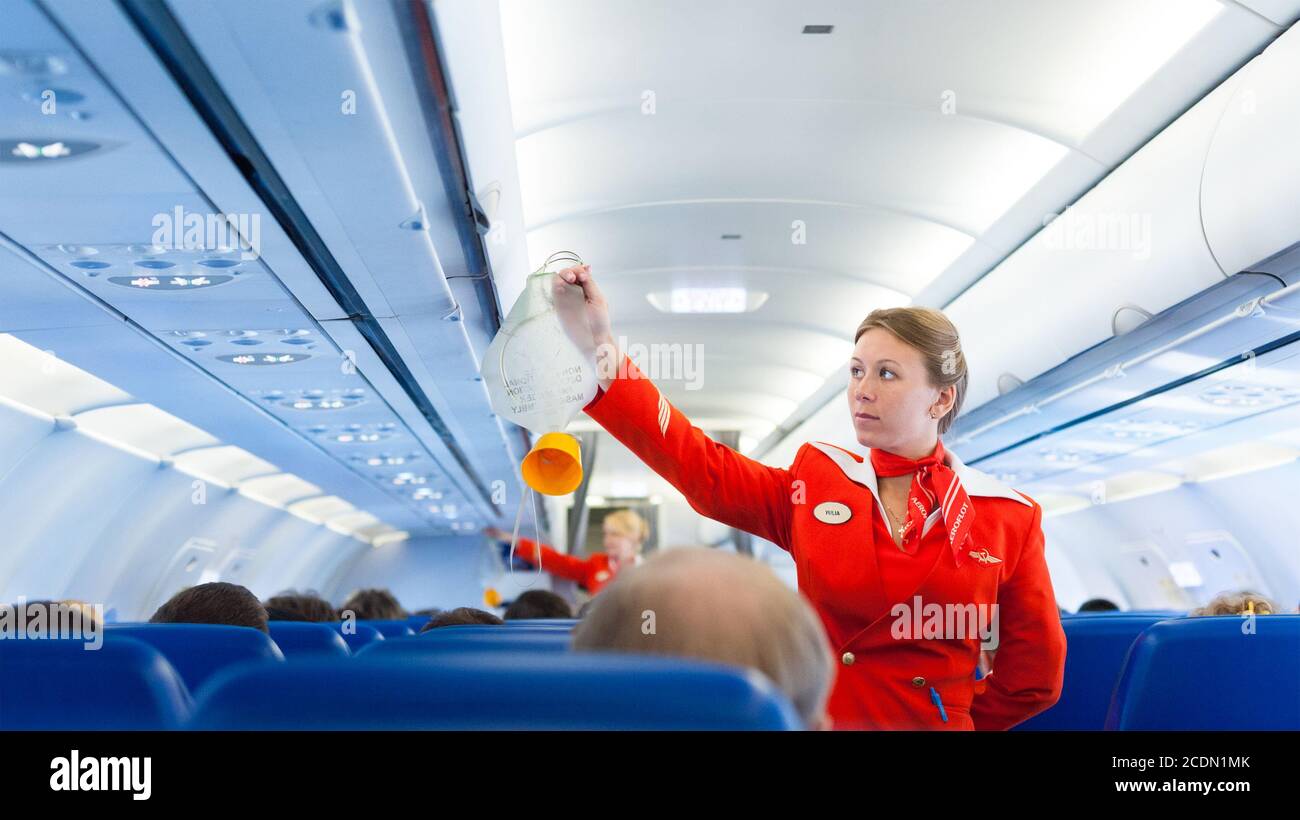 Assistente di volo di Aeroflot al lavoro Foto Stock