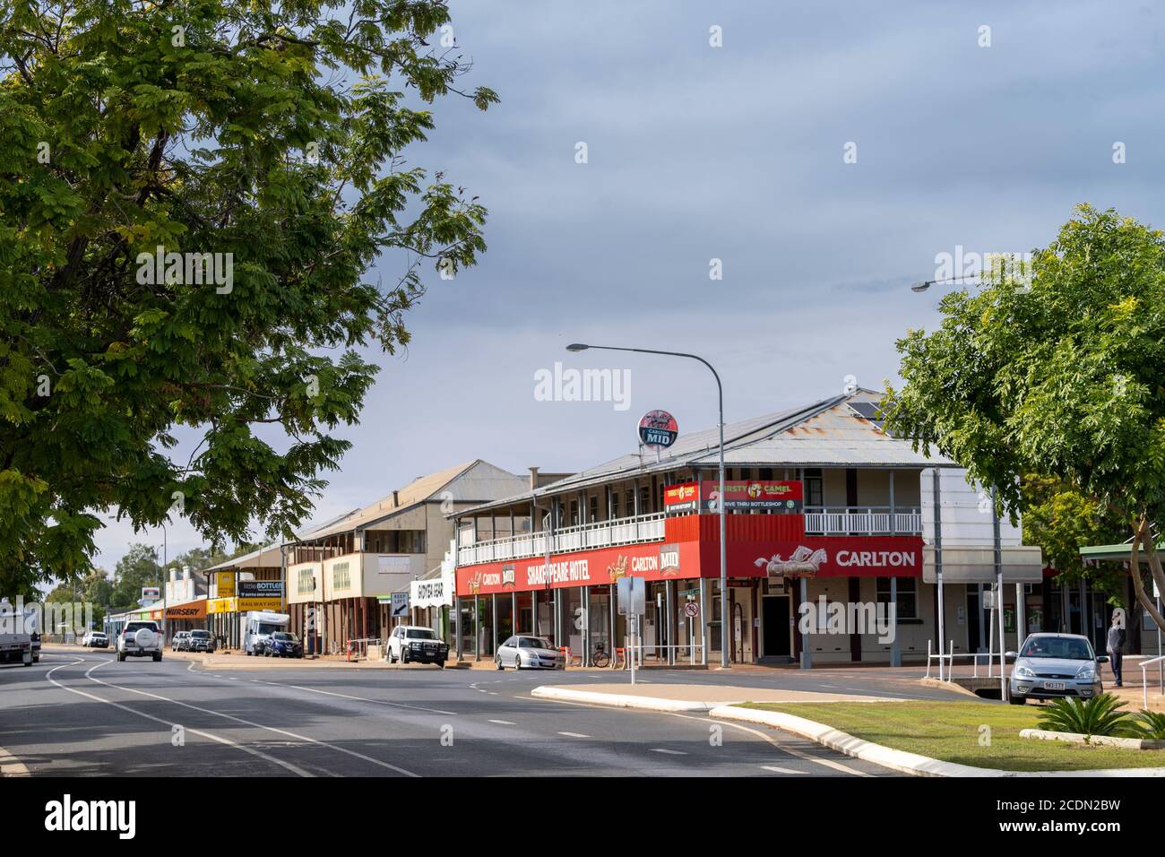 Gli hotel si affacciano sulla strada principale di Barcaldine, Western Queensland Australia Foto Stock