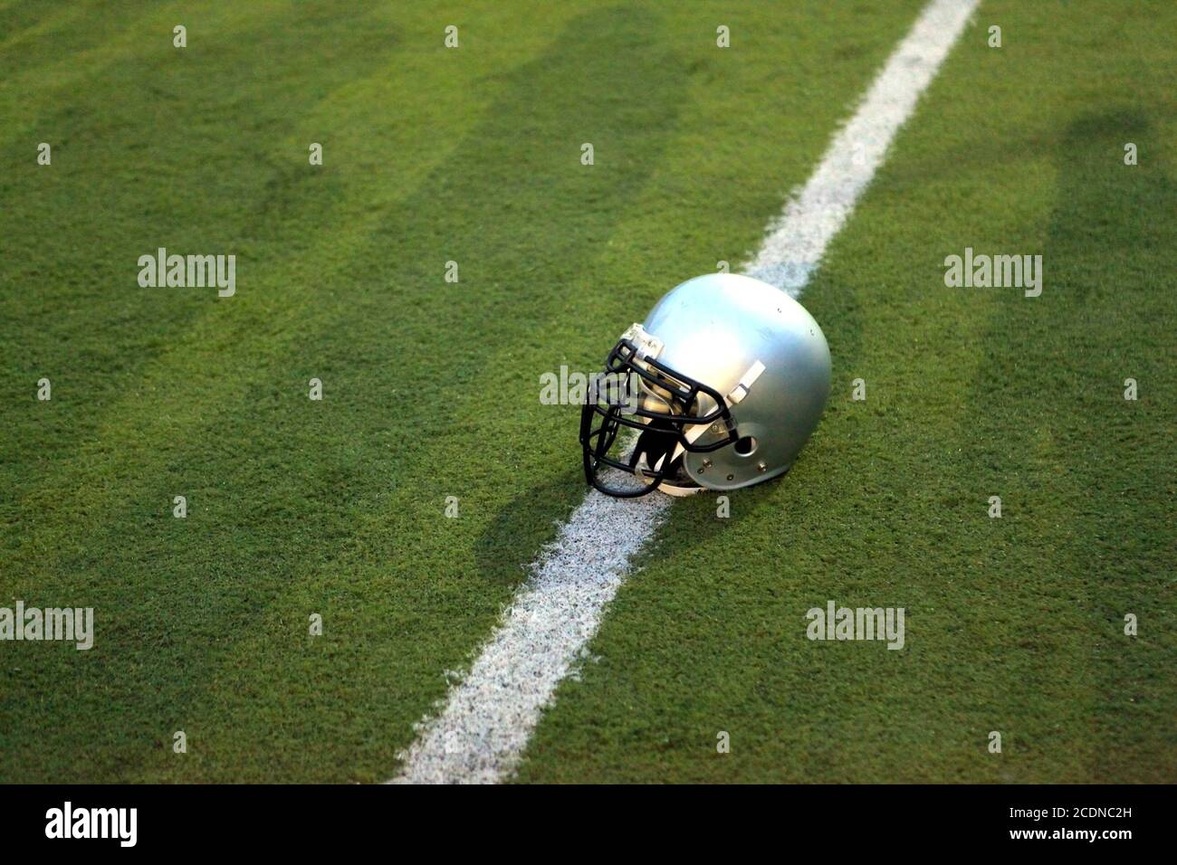 Il Football americano casco Foto Stock
