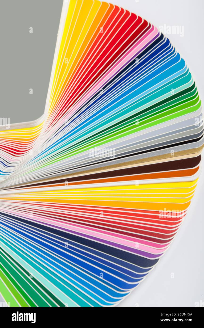 I campioni di colore libro. Rainbow colori campione catalogo Foto stock -  Alamy