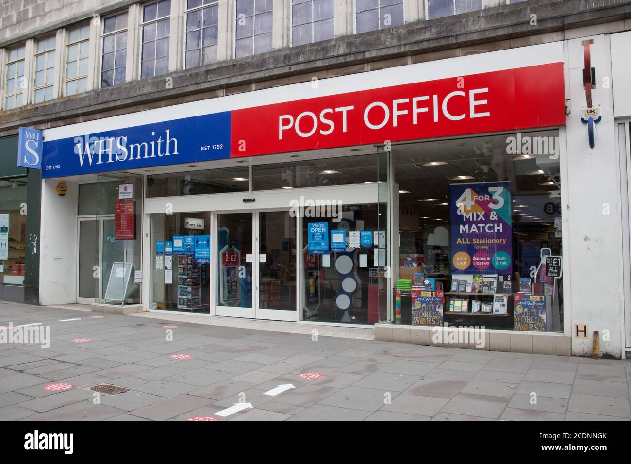 Il WH Smith and Post Office di Southampton, Regno Unito, ha preso il 10 luglio 2020 Foto Stock