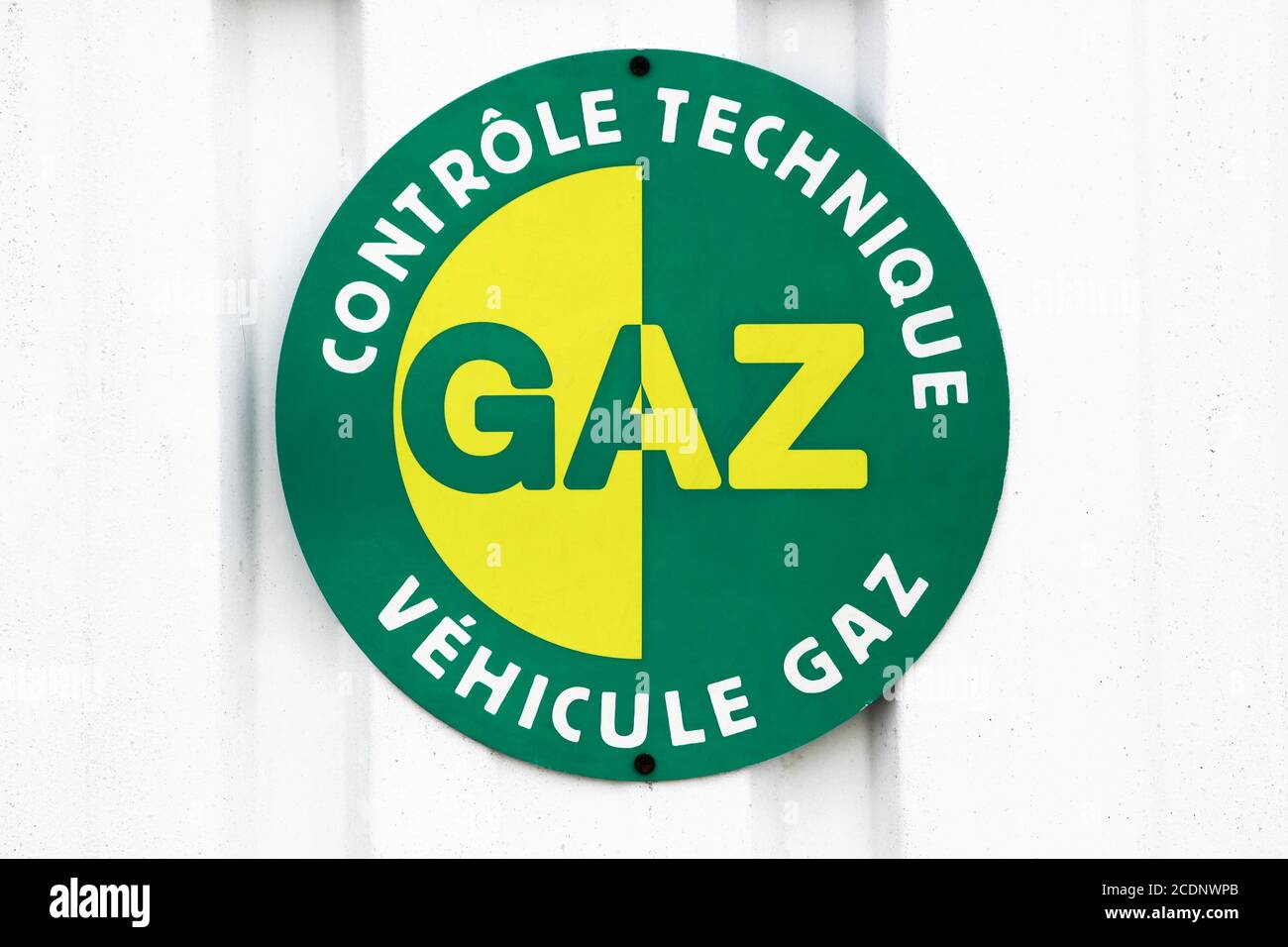 Grenoble, Francia - 16 giugno 2019: Simbolo del controllo tecnico per i veicoli a gas Foto Stock