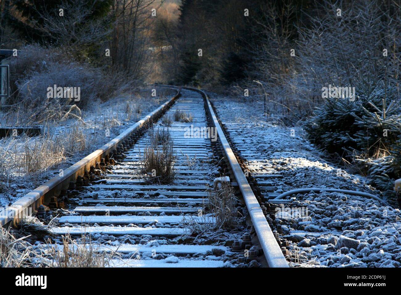 piste ferroviarie ghiacciate in inverno Foto Stock