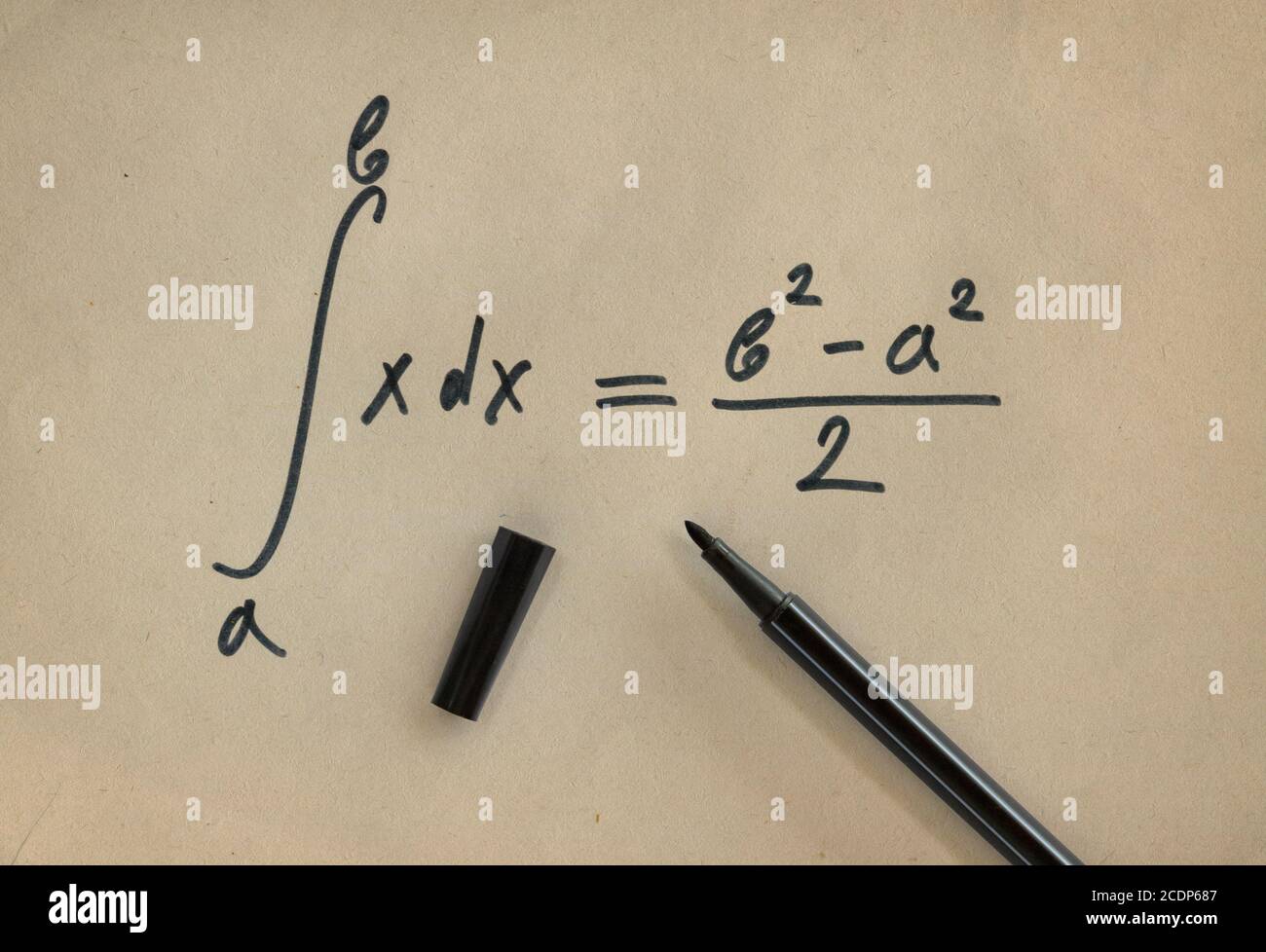 Esempio di un integrale definito con la sua soluzione generale e. una penna in feltro Foto Stock
