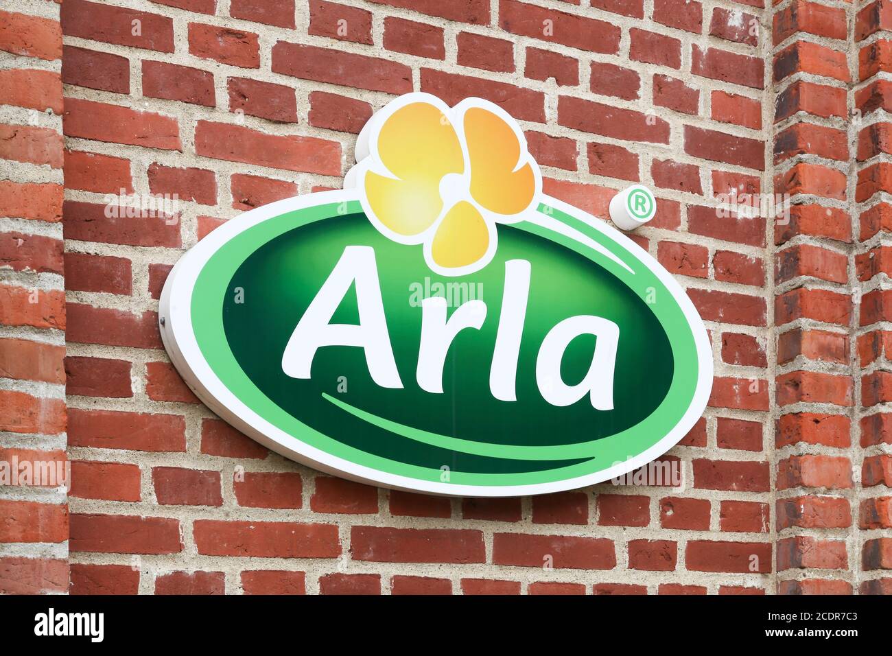 Aarhus, Danimarca - 5 giugno 2019: Logo ARLA Foods su una parete in mattoni. ARLA Foods è una cooperativa internazionale con sede ad Aarhus, in Danimarca Foto Stock