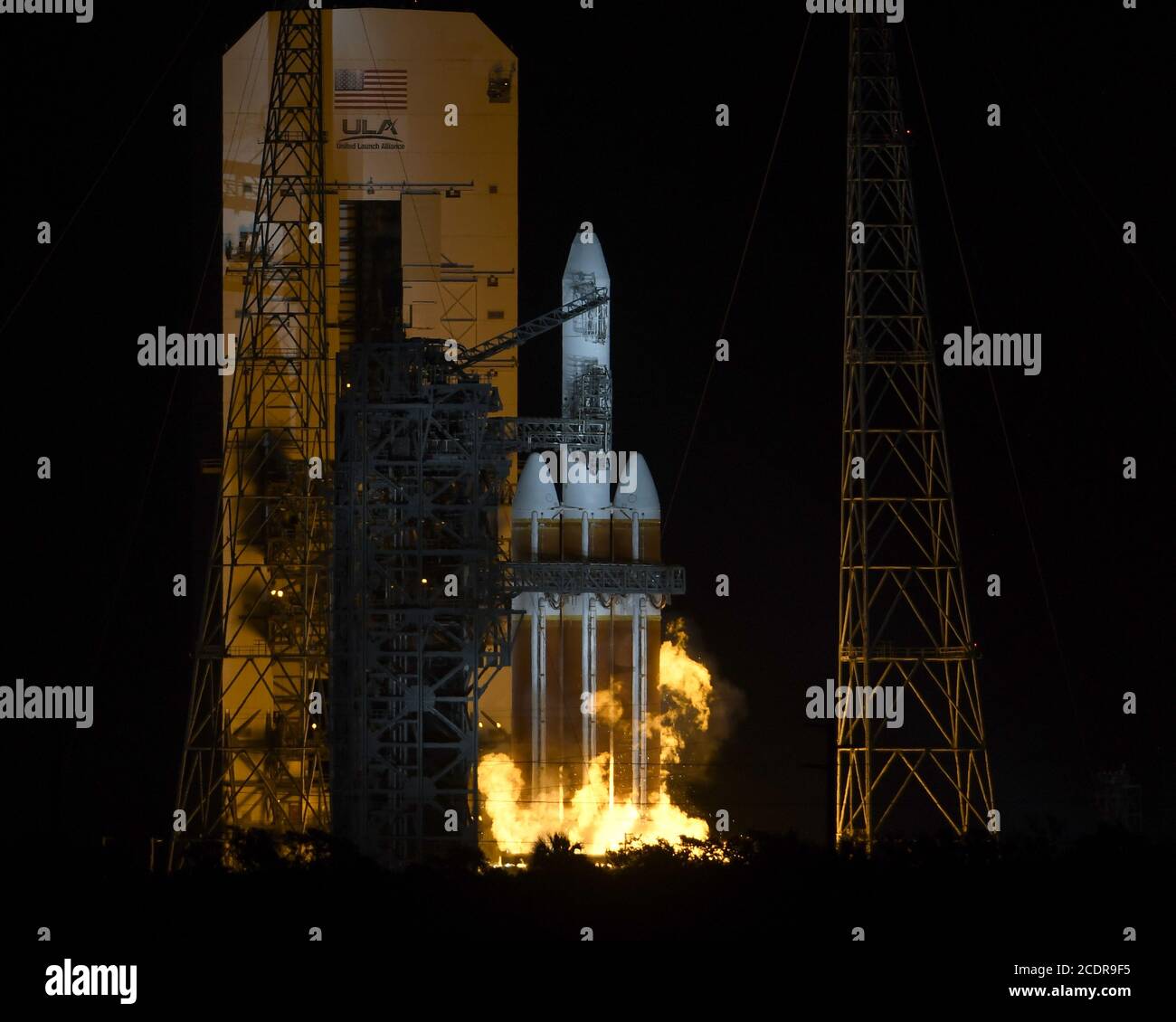 Cape Canaveral, Florida, Stati Uniti. 29 agosto 2020. A T-3 secondi, una United Launch Alliance (ULA) Delta IV Heavy ha subito un'interruzione a caldo sul complesso 37 presso la Cape Canaveral Air Force Station, Florida, sabato 29 agosto 2020. L'ULA avrebbe dovuto lanciare questa mattina un satellite per l'Ufficio Nazionale di Ricolognizione, ma a causa di questioni tecniche. Foto di Joe Marino/UPI Credit: UPI/Alamy Live News Foto Stock