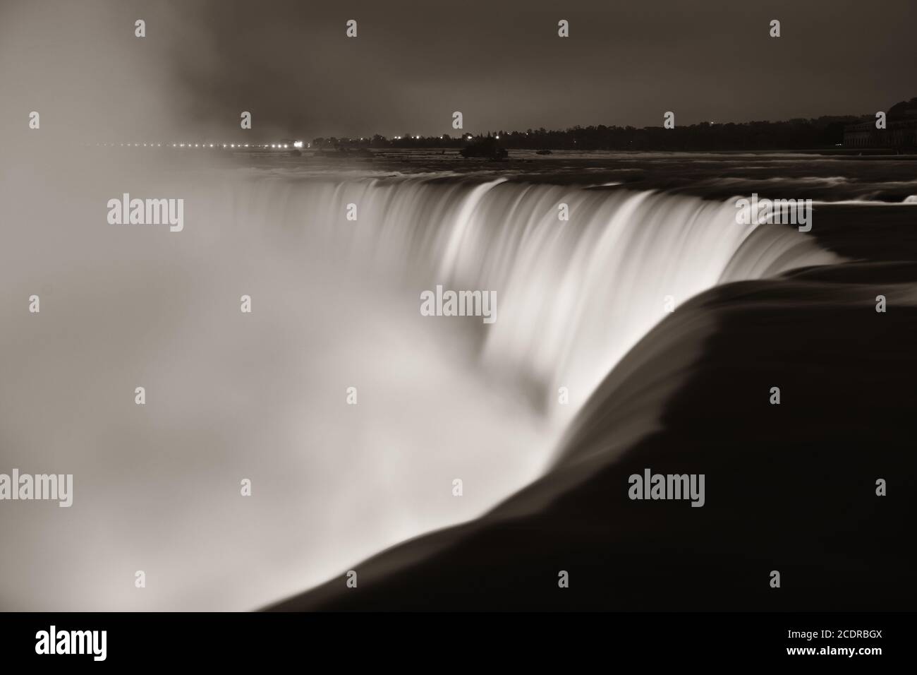 Cascate del Niagara di notte come il famoso paesaggio naturale in Canada Foto Stock
