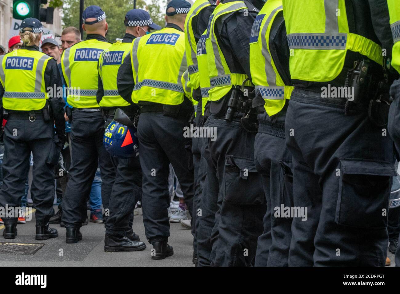 Londra, Regno Unito. 29 Agosto 2020. Una grande presenza della polizia ha custodito Downing Street dalla grande protesta anti-vaxx che ha marciato da Trafalgar Square London UK Credit: Ian Davidson/Alamy Live News Foto Stock