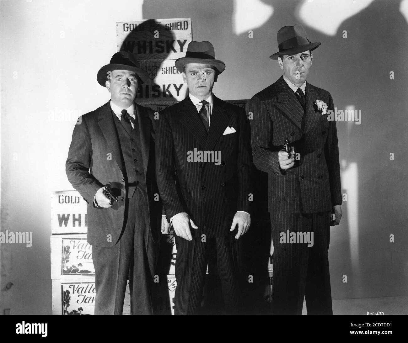 FRANK McHugh JAMES CAGNEY e HUMPHREY BOGART Pubblicità Ritratto per GLI ANNI VENTI DEL 1939 regista RAOUL WALSH storia originale / produttore Mark Hellinger produttore esecutivo Hal B. Wallis Warner Bros. Foto Stock