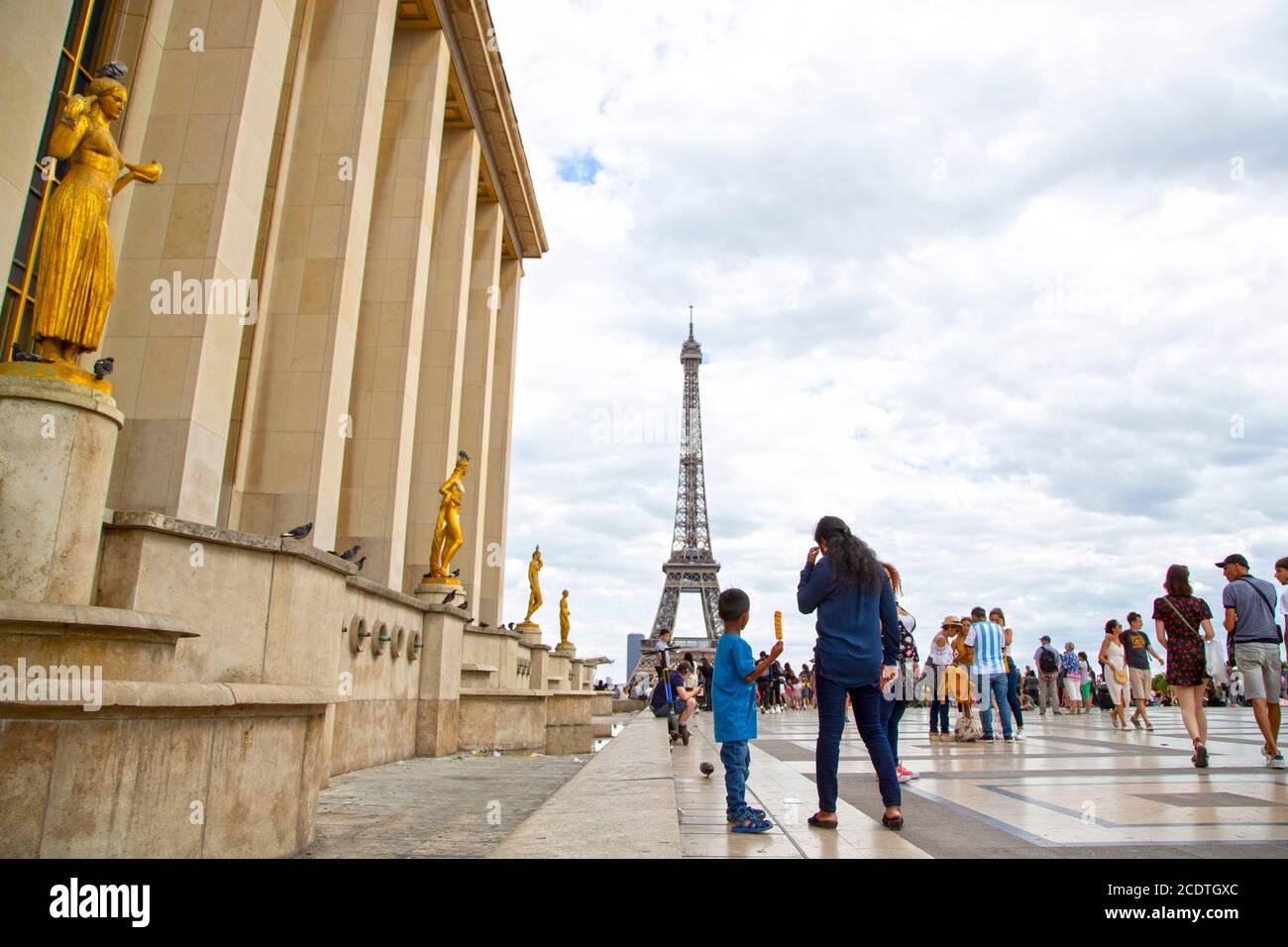 Eiffel Tower Paris France August Immagini E Fotos Stock Alamy