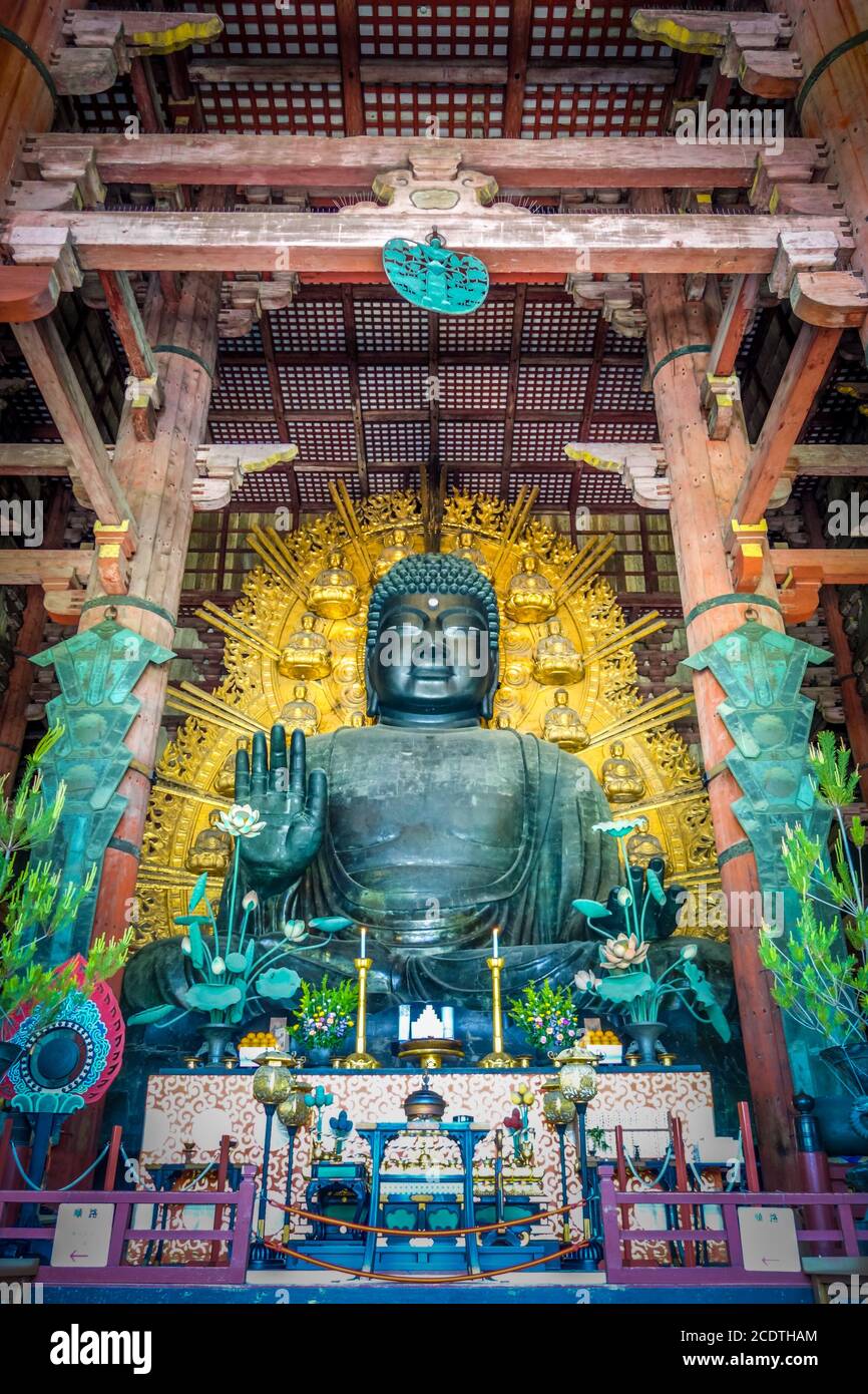 buddha di Vairocana nel tempio di Daibutsu-den Todai-ji, Nara, Giappone Foto Stock