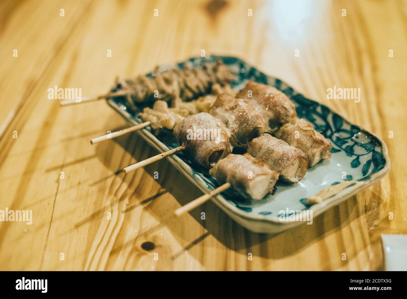 cibo giapponese nel ristorante izakaya Foto Stock