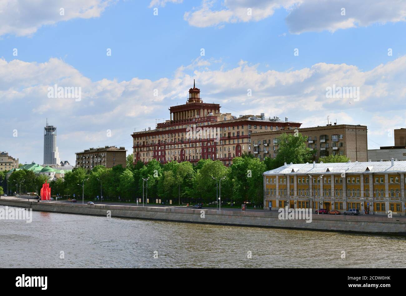 Mosca, Russia - Vista del Cosmidamian argine del fiume Moskva Foto Stock