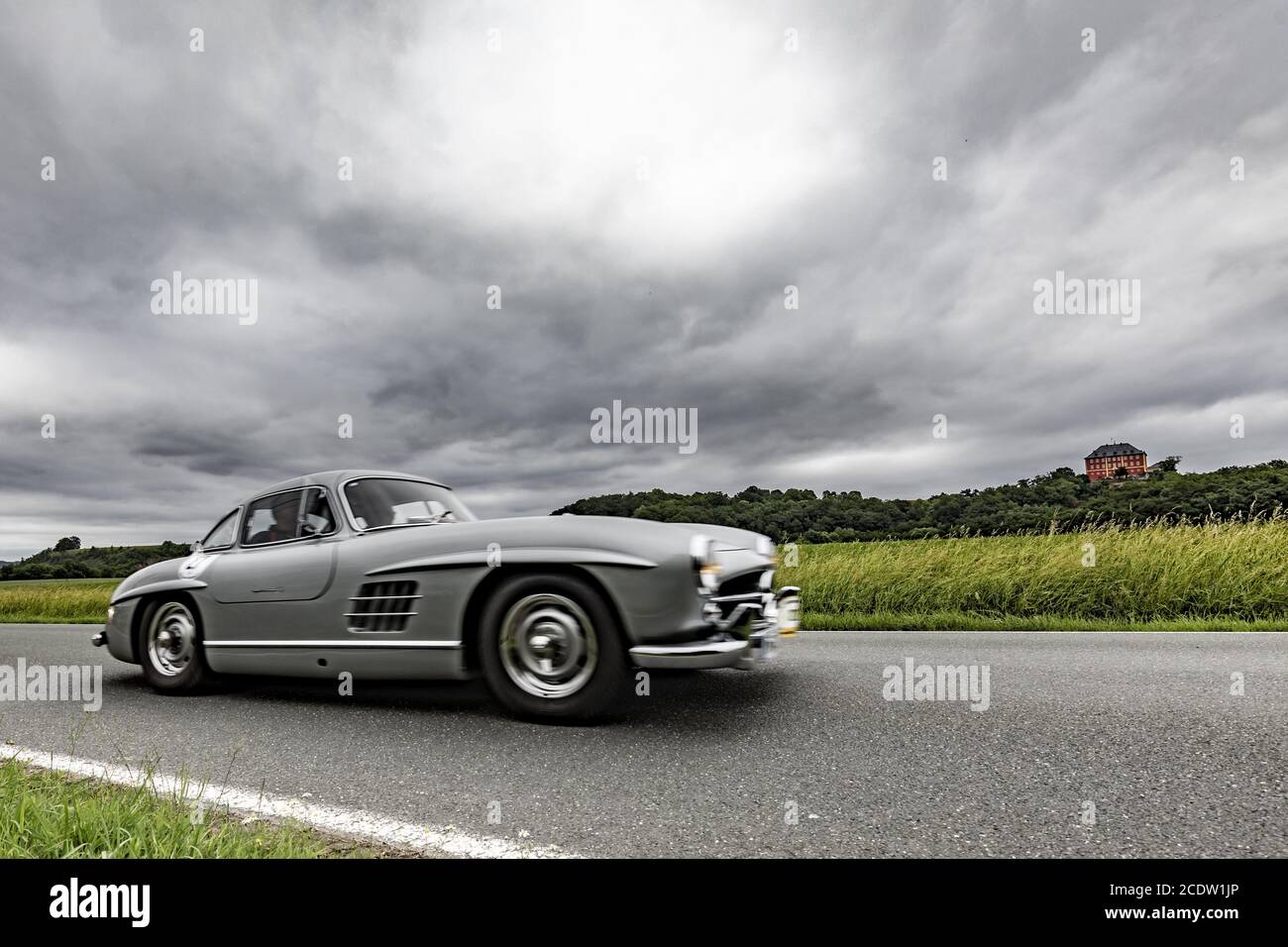 Mercedes-Benz 300 SL Gullwing al 24° ADAC Oldtimerfahrt il 2.6.2018 a Ranis, Turingia Foto Stock