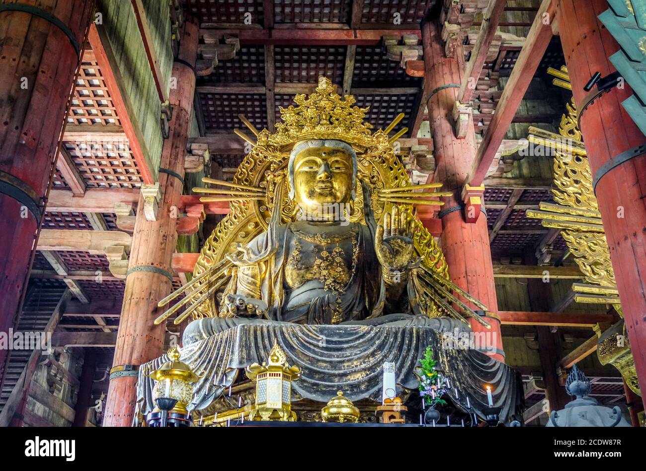 buddha di Vairocana nel tempio di Daibutsu-den Todai-ji, Nara, Giappone Foto Stock