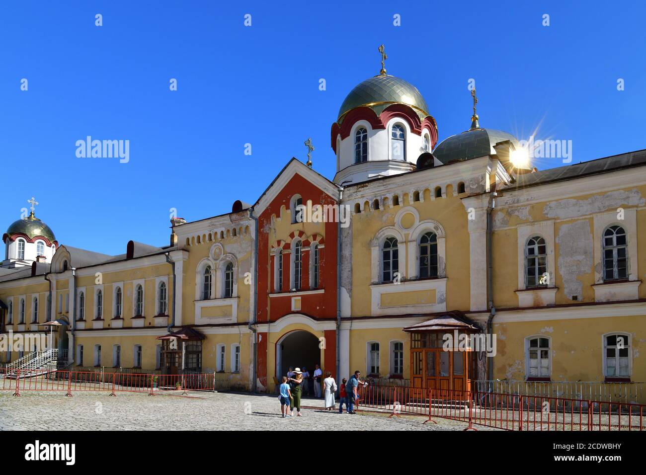 New Athos, Abkhazia - 3 giugno. 2018. cortile in Novy Afonsky per uomini Monastero Foto Stock