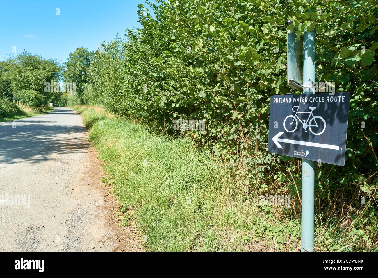 Cartello fuori dal villaggio di Egleton per la pista ciclabile d'acqua Rutland. Foto Stock