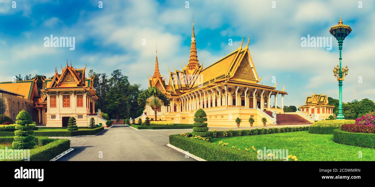 La sala del trono all'interno del Palazzo reale di Phnom Penh, Cambogia. Panorama Foto Stock