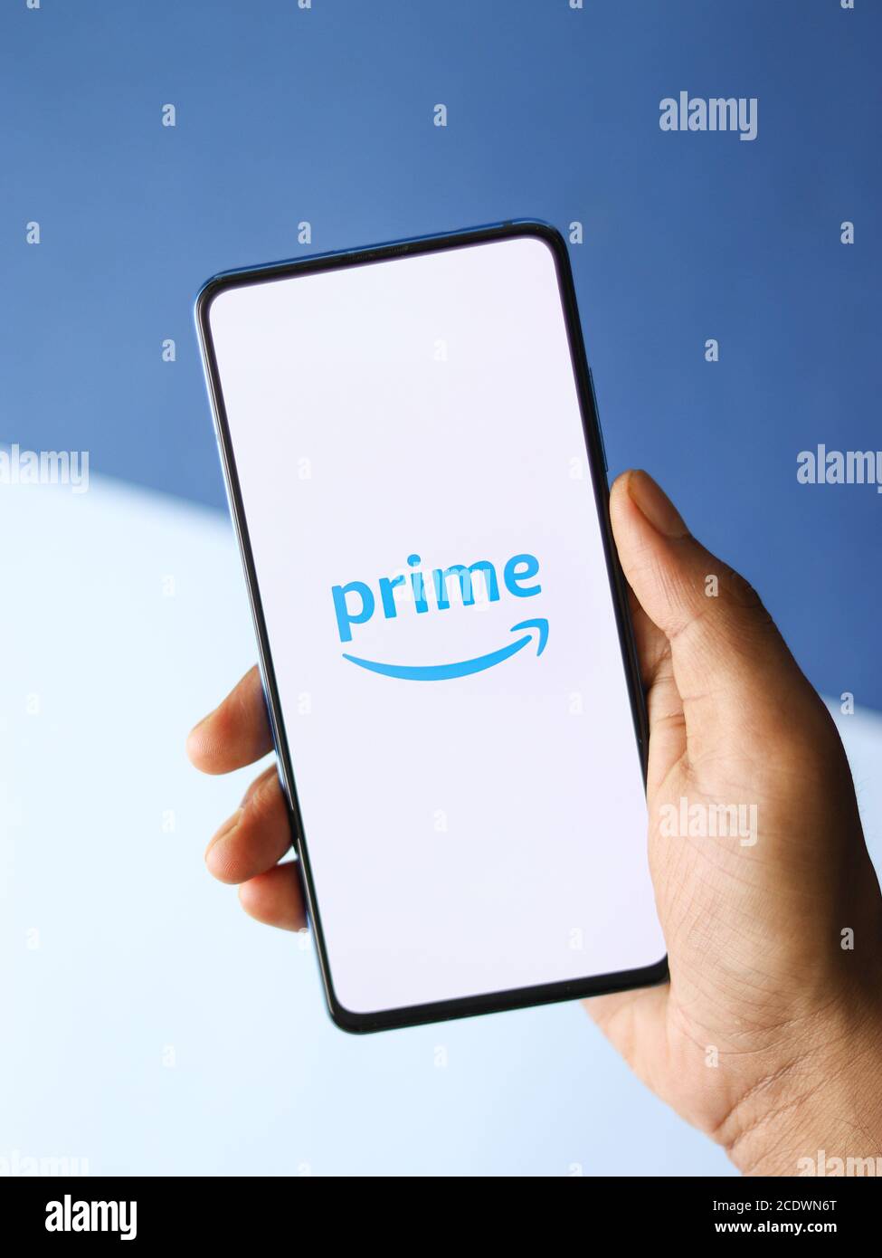 Assam, india - 27 agosto 2020 : primo logo sulla schermata del telefono immagine stock. Foto Stock