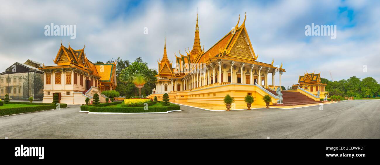 La sala del trono all'interno del Palazzo reale di Phnom Penh, Cambogia. Panorama Foto Stock