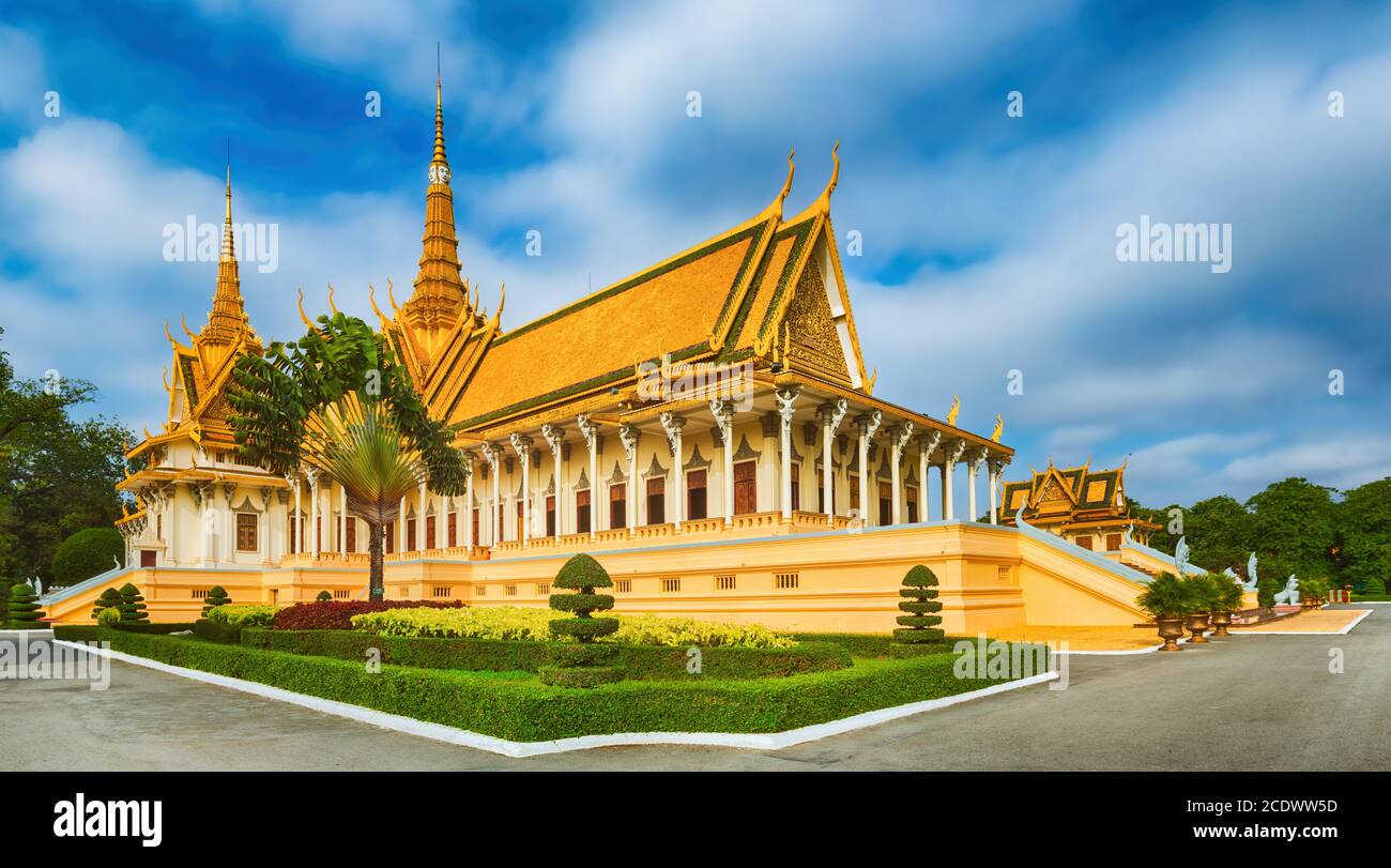 La sala del trono all'interno del Palazzo reale di Phnom Penh, Cambogia. Panorama Foto Stock