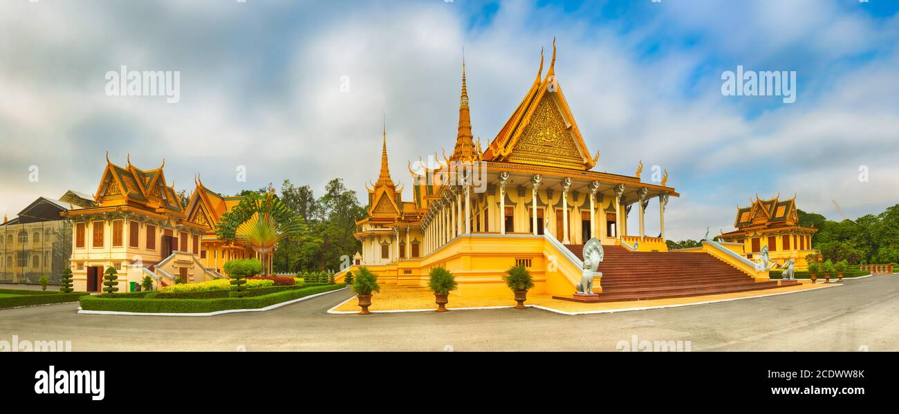 La sala del trono all'interno del Palazzo reale di Phnom Penh, Cambogia. Panorama Foto Stock