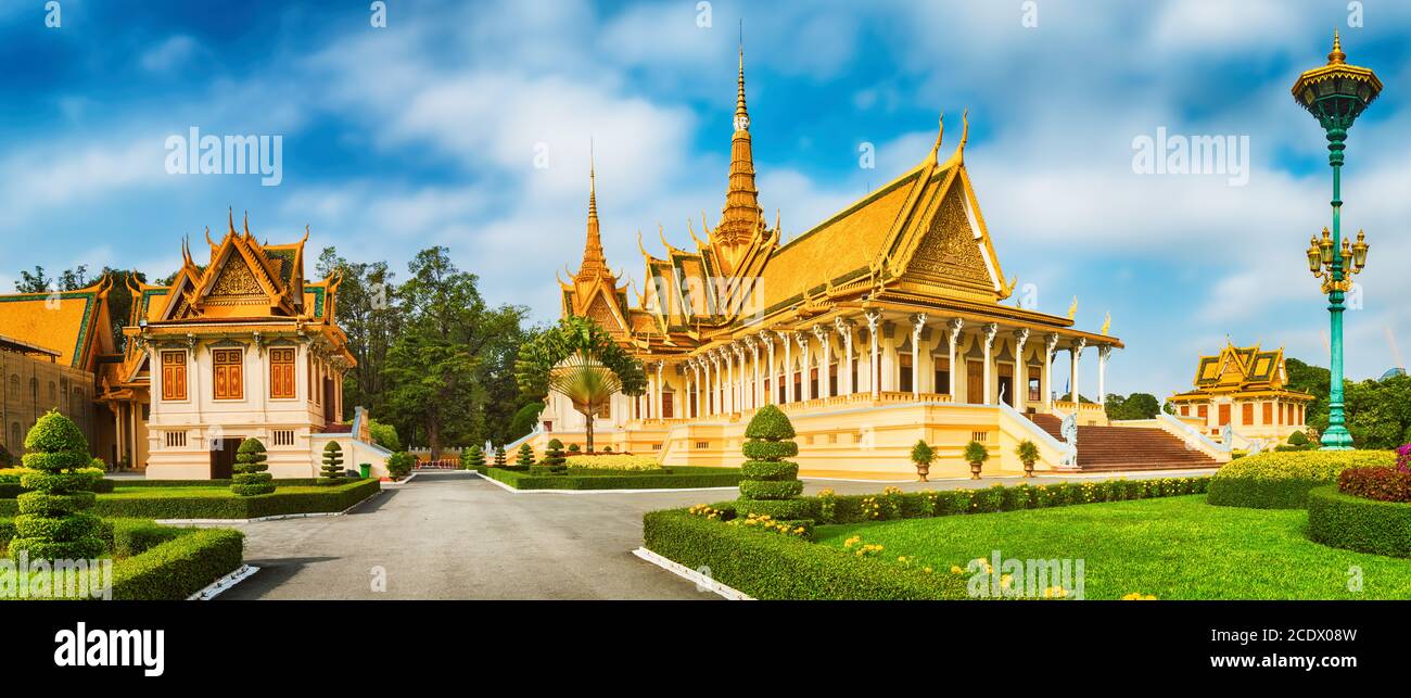 La sala del trono all'interno del Palazzo reale di Phnom Penh, Cambogia. Panorama Foto Stock