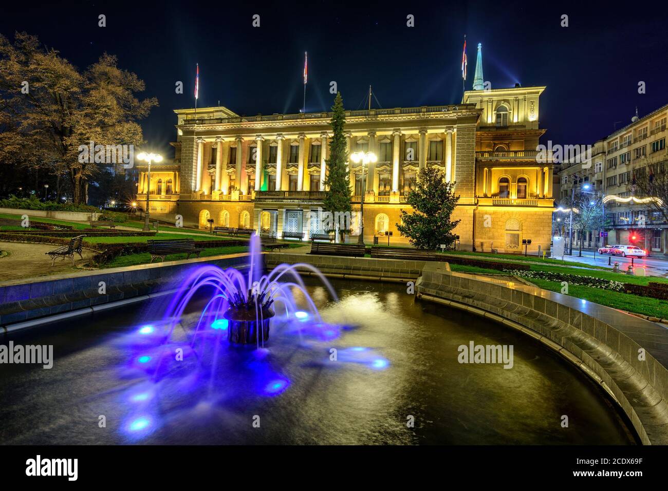 Belgrado / Serbia - 11 novembre 2016: Nuovo Palazzo, ex residenza reale del Regno di Serbia e poi Regno di Jugoslavia. Oggi è il se Foto Stock