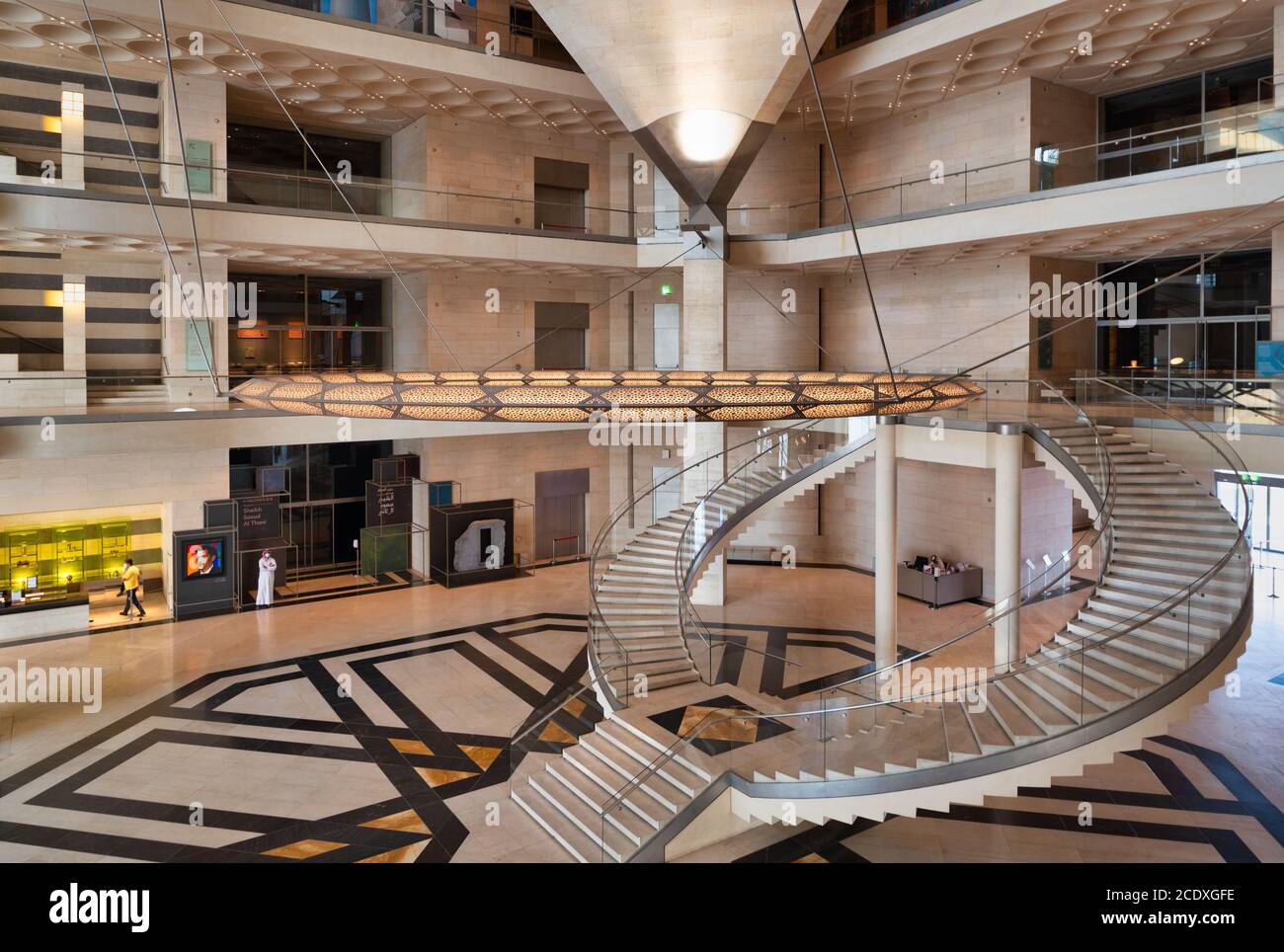 Il Museo d'arte islamica a Doha, vista interna del Qatar che mostra la sala principale Foto Stock