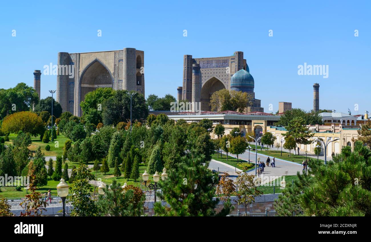 Vista sulla Moschea Bibi-Khanym . Samarcanda, Uzbekistan Foto Stock