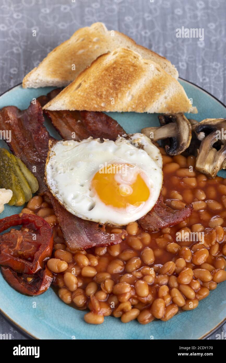 Prima colazione inglese sulla piastra Foto Stock