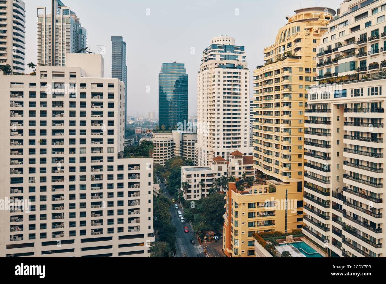 Uffici e grattacieli residenziali nel quartiere moderno Foto Stock