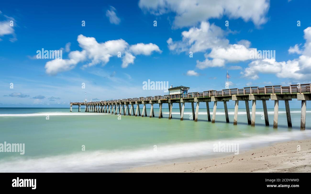 Lunga esposizione del molo pubblico di Venezia sul Golfo di Messico a Venezia Florida USA Foto Stock