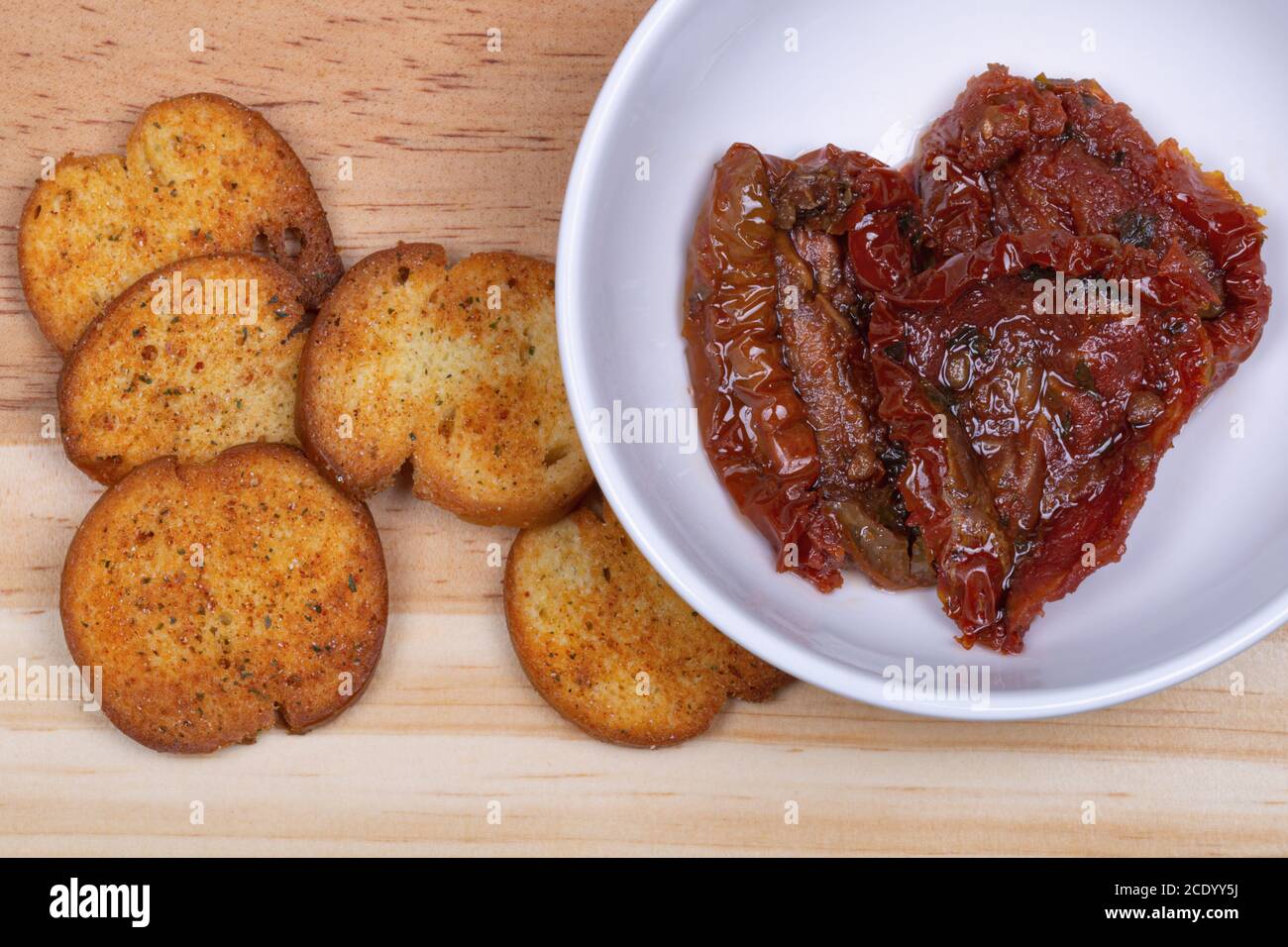 Bruschetta con pomodori secchi Foto Stock