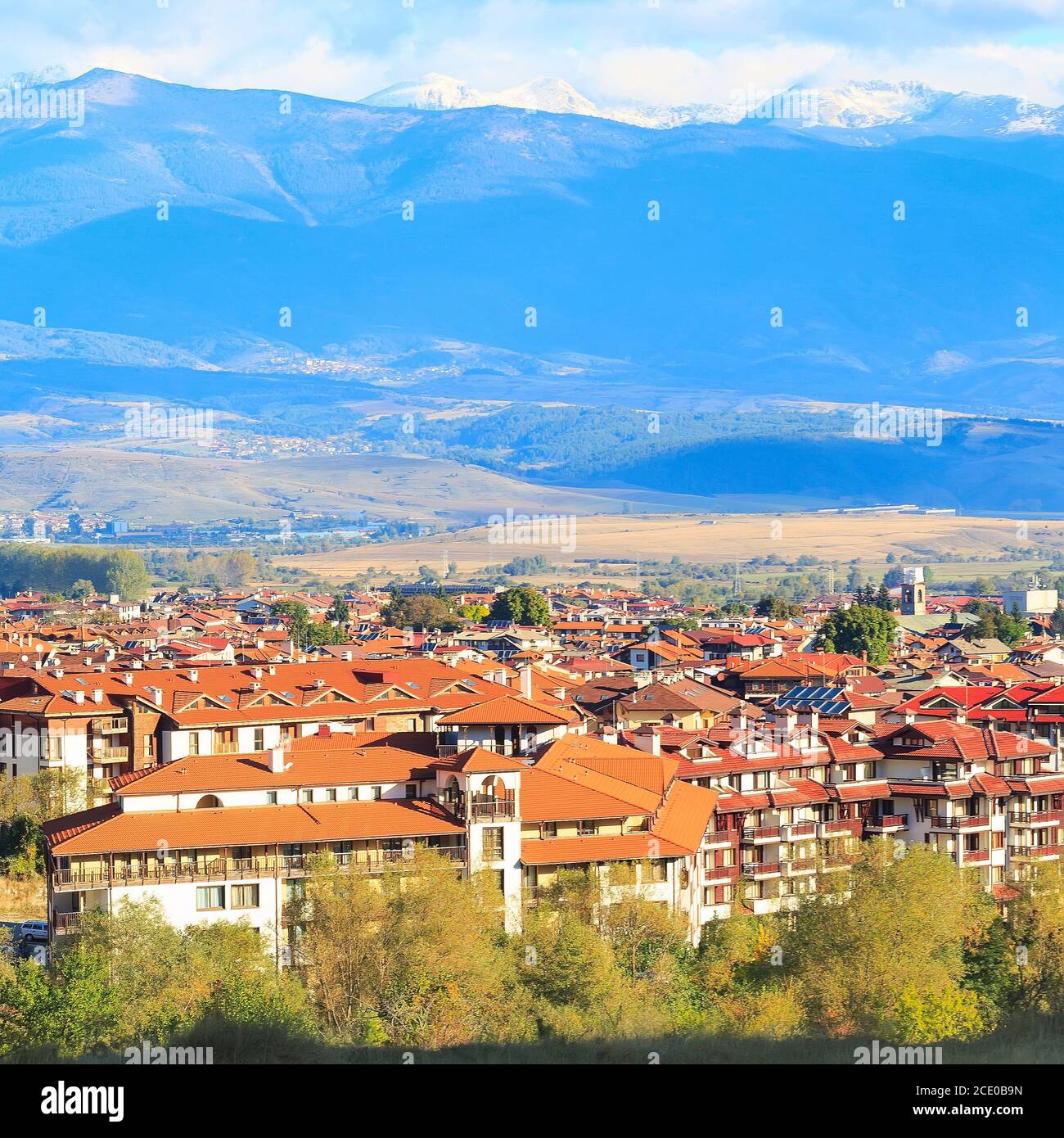 Bansko panorama della città d'autunno, Bulgaria Foto Stock