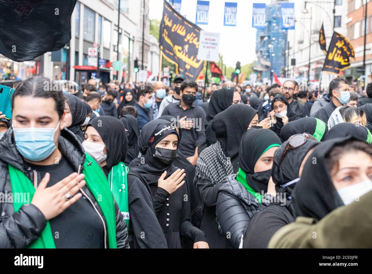 Londra 30 agosto 2020 evento Ashura Day per i musulmani sciiti nel centro di Londra. Per i musulmani sciiti Ashura è un giorno solenne di lutto per il martirio di Hussein nel 680 d.C. a Karbala in Iraq. È caratterizzata da riti lutto e da giochi di passione che rievocano il martirio. L'evento si è svolto a Hyde Park con una marcia a Oxford Street Credit: Ian Davidson/Alamy Live News Foto Stock