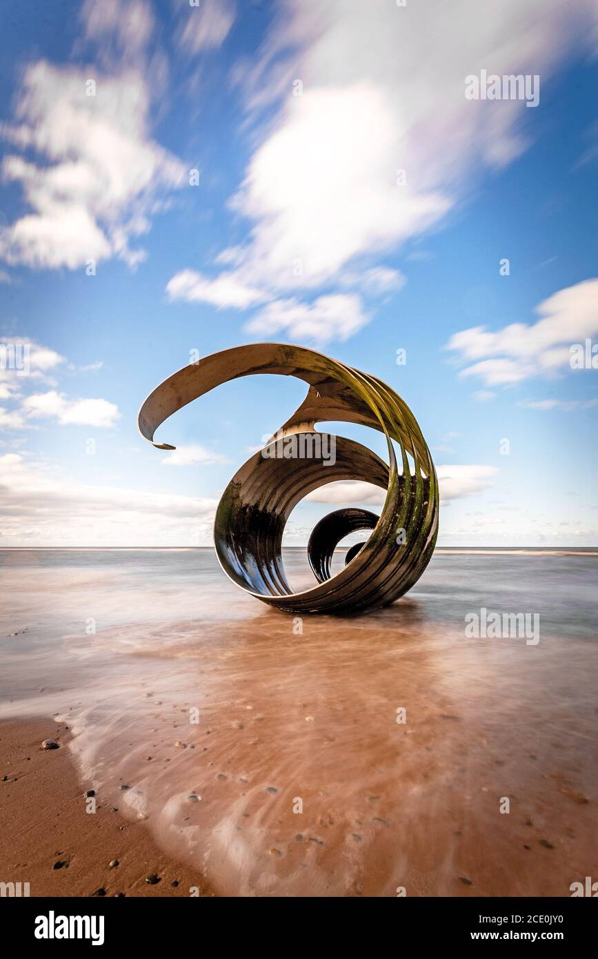 Mary's Shell, installazione di arte moderna situata sulla spiaggia di Cleveley's vicino a Blackpool. Foto Stock