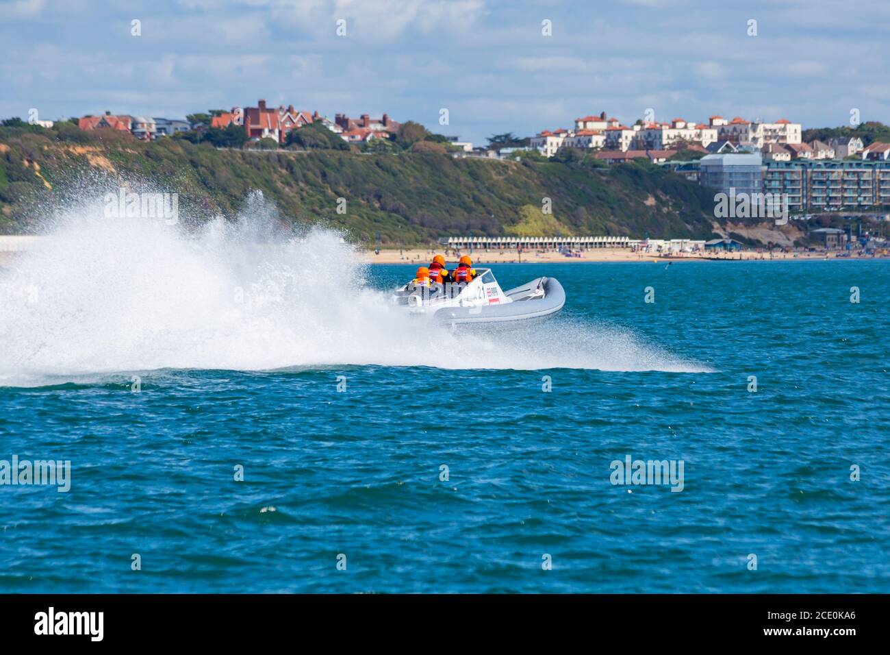 Bournemouth, Dorset, Regno Unito. 30 agosto 2020. 2020 Poole Bay 100 Offshore Barcha a motore Race. Con così tanti eventi annullati a causa di Covid-19, l'emozione torna a Bournemouth per vedere le emozioni della motoscafo che corre intorno Poole Bay per i Campionati del mondo di turno 1 UKOPRA - 2° giorno. Credit: Carolyn Jenkins/Alamy Live News Foto Stock