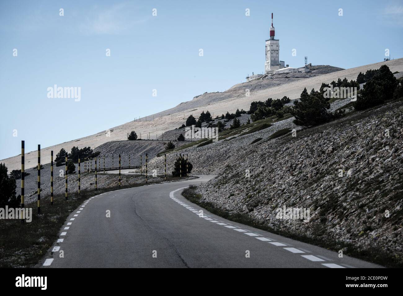 Giugno, 2016. Mont Ventoux nella regione della Provenza del sud della Francia. Ha guadagnato fama grazie alla sua inclusione nella corsa ciclistica di Tour de France. Foto Stock