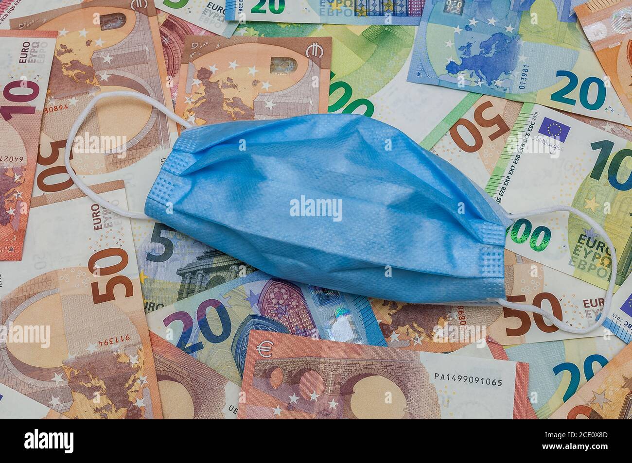 crisi di corona e un sacco di soldi (covid19) Foto Stock