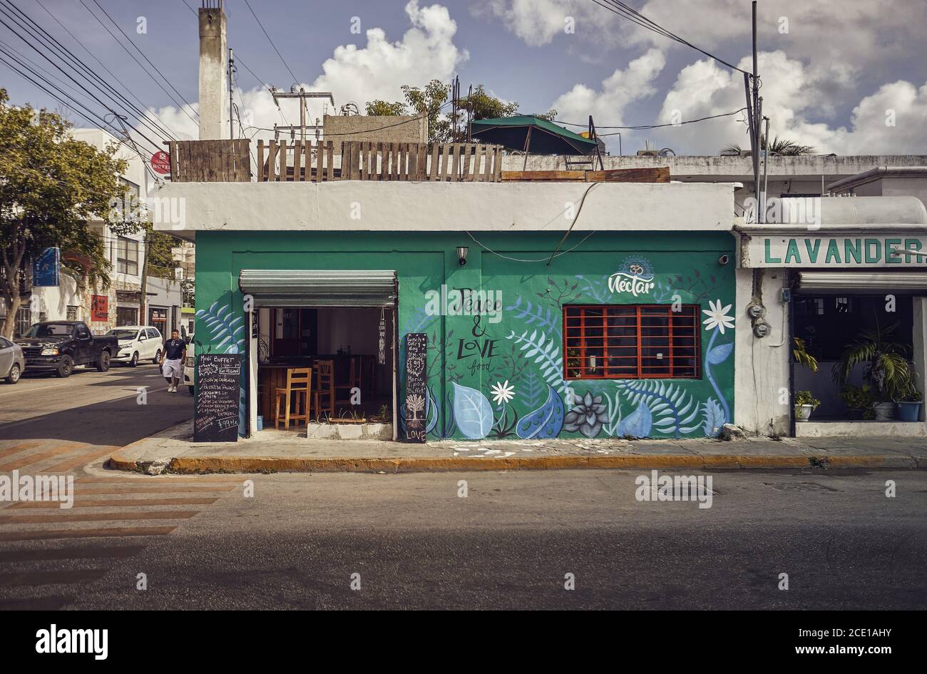 Dettaglio di un colorato playa del carmen edificio Foto Stock