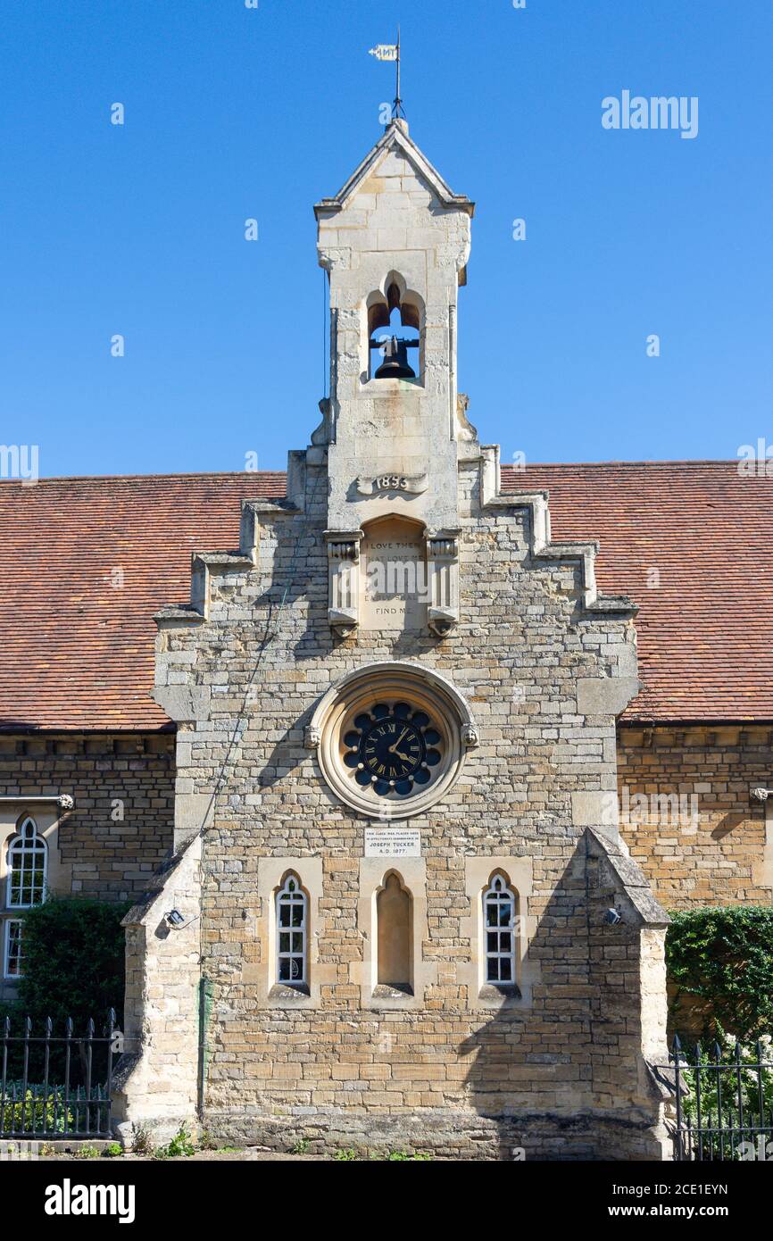 Memorial Clock, High Street, Pavenham, Bedfordshire, Inghilterra, Regno Unito Foto Stock