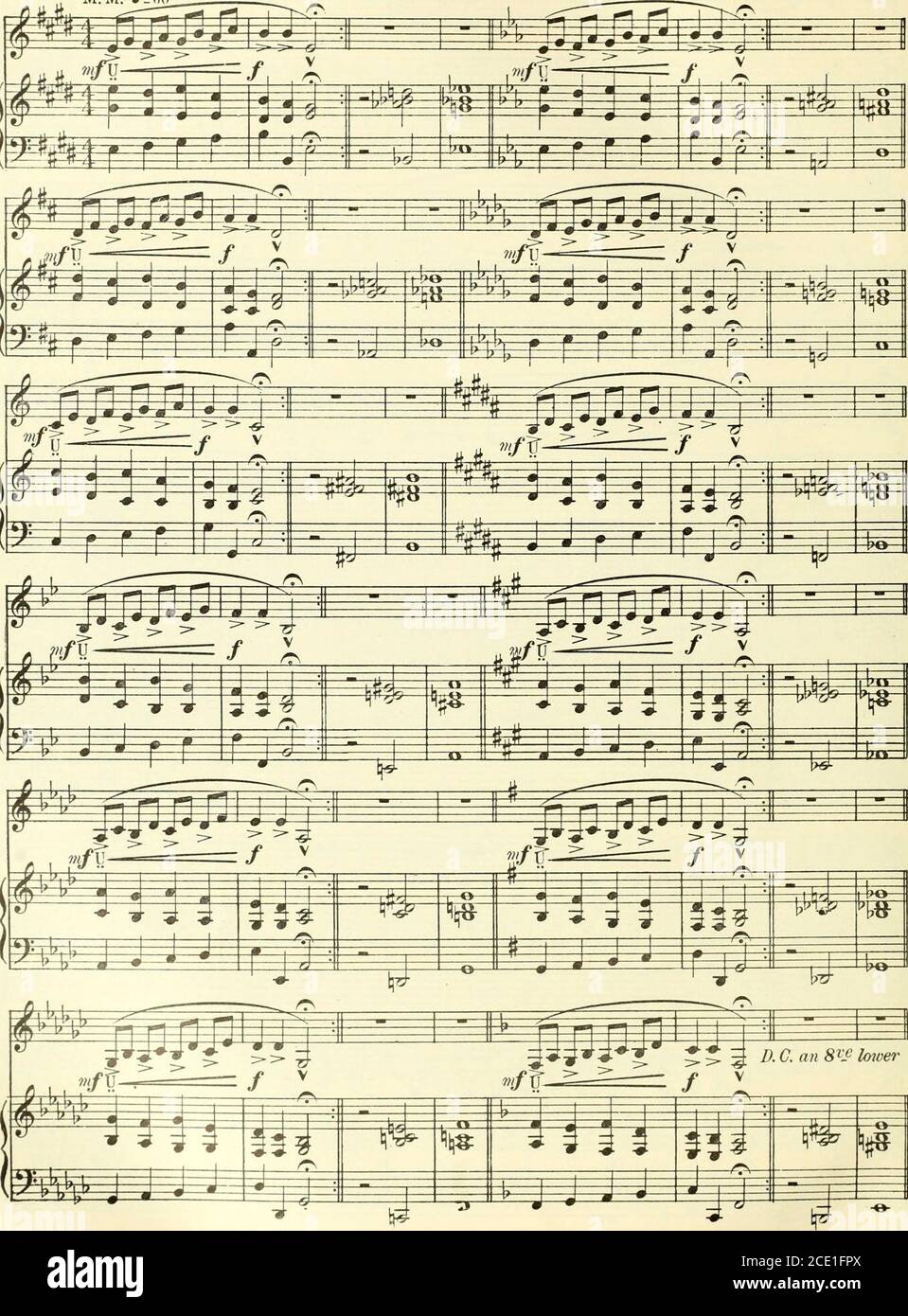 . Voce e canto : un metodo pratico per lo studio del canto . 62 VOCE E CANZONE. Esercizio 85. Voce-parte un'ottava più bassa, per le voci di Mens.. M.M. J = «o. VOCE E CANZONE. 63 ESERCIZI PER RAFFORZARE LA VOCE E GLI ORGANI RESPIRATORI. Sostenuto.1 (I.) (Seguire l'esercizio 39). Esercizio 86. N.B. gli accordi a pagina 65 possono essere utilizzati per accompagnare questo esercizio. Sostenete un tono ad un livello uguale di sonorità, facilmente e dolcemente, per tutta la durata annotata. Filar il tuono{ = per far girare il tono). Proprio come lo spinner disegna il filo dal mandrino, in modo che il cantante moustthe prendere o disegnare il tono. ( A. B Foto Stock