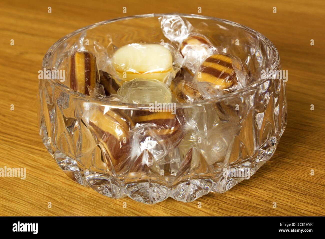 caramelle dure in un contenitore di vetro Foto Stock