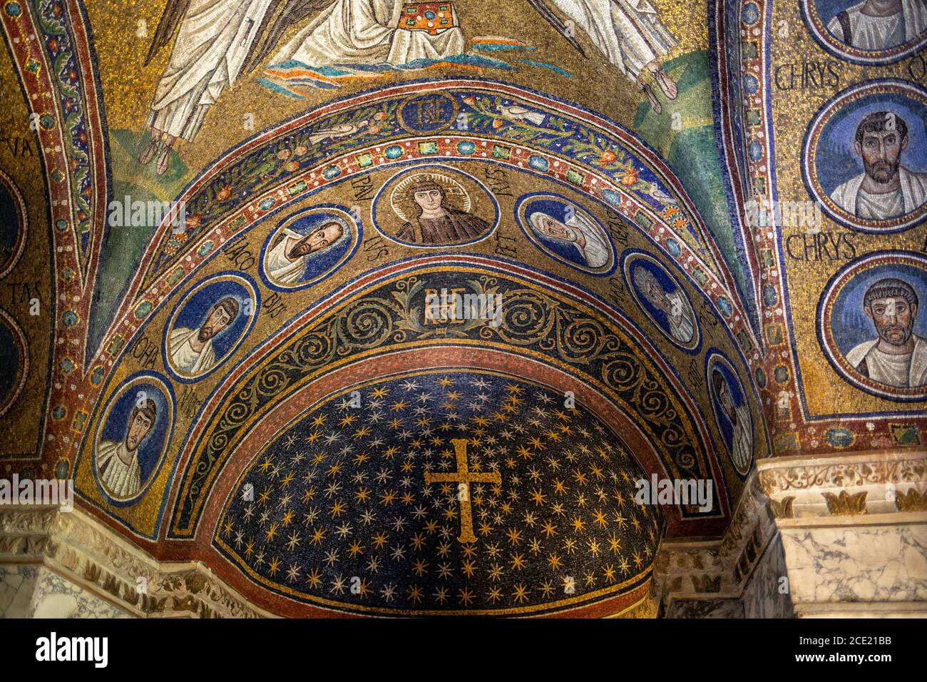 Ravenna, Italia - 11 Settembre 2019: i mosaici della Cappella di Sant Andrea o Cappella Arcivescovile di Ravenna, Italia. La sola esistente sede arcivescovile ch Foto Stock