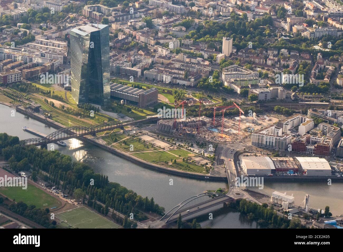 Banca centrale europea, Francoforte, Germania - Vista aerea del Frankfurt East End (Ostenda), compreso lo sviluppo del quartiere Hafenpark Foto Stock