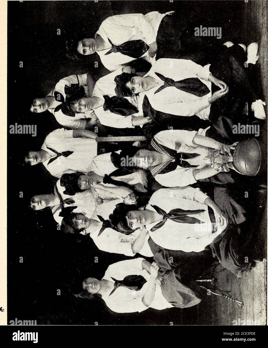 . Cataloghi . città. Ha insegnato diversi anni. Coltivatore. John Lavelle, Uniontown. Ha insegnato diversi anni. Commerciante. Hanson G. Lawson, Clarksburg. Ha insegnato diversi anni. PrincipalWeston Scuole. Morto nel 1884. Giovanni. W. McDougal, Pennsboro. Ha insegnato diversi anni. Missouri.dentista. Henry L. Miller, Palatino. Liceo. Glendive, Month. Railroad con-ductor. Okey J. Moore, Sistersville. Ha insegnato diversi anni. Greely, Col.Minister. J. W. Nelson, Pruntytown. Ha insegnato diversi anni. Piemonte. Agente ferroviario-stradale. Howard N. Ogden, Fairmont. Mozart. Insegnato in scuole private e pubbliche. Avvocato-alla-legge. Servizio pubblico dello Stato membro Foto Stock