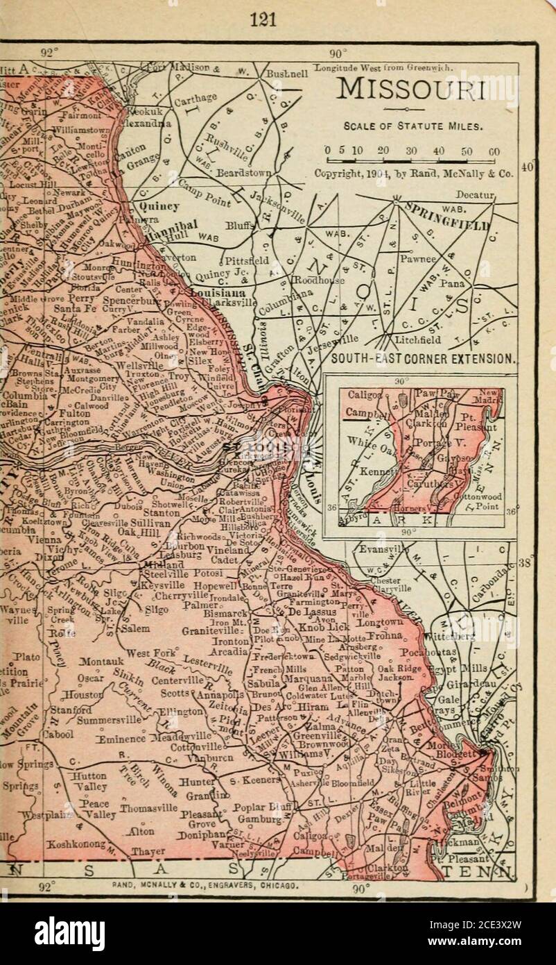 . rand McNally Pocket atlas of the World : storico, politico, commerciale . eTJruUeyvillefi-Oasstilto .^o«J* iasTibunAAP-/lny r-&gt; GA. Y 122 STATI UNITI. 1763.172. Valore dei prodotti di origine animale, 1899, 997,841, 944; prodotti lattiero-caseari115,042,860; pollame, 19,525,252; uova raccolte, 85,203,290 dozzine, valore 18,815, 871. Valore di miele e cera, €:;i8,6ol. Pesca.-Missouri è uno dei più importanti Stati di pesca dell'interno. Le acque del fiume Missouri e del Mississippi sono le principali fonti di approvvigionamento. Metà dei catcli è repre-sented dai bufali-pesci; seguente in ordine di importan Foto Stock