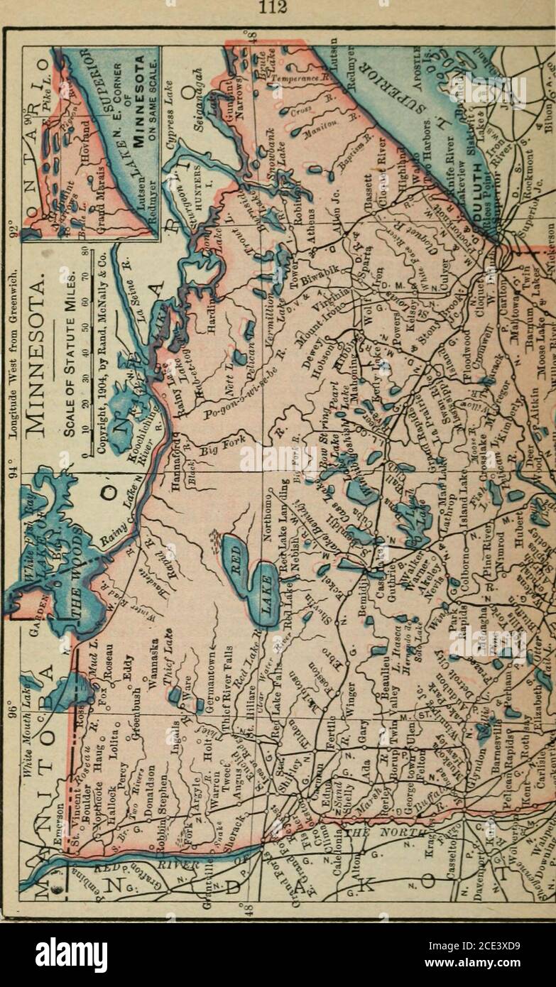 . Rand McNally Pocket atlante del mondo : storico, politico, commerciale . 93, 14,735, 621 dollari; suini, 1,440,806, 5,865,590 dollari; muli, 8.339, 436,580 dollari. Clip di lana, 1901,2,679.978 libbre. Grandi progressi nella dairying. Nel 1893, 201 creameriesand 93 caseifici hanno prodotto 35.864.832 libbre di burro e 1,675,-525 libbre di formaggio. Fabbriche di burro, 1900, 538; formaggio, 47; factorybutter, 41,174,469 libbre; valore 7,735,345 dollari; formaggio, 3,285,019 libbre, valore 245,954 dollari. Burro, formaggio e latte nelle aziende agricole del valore di 16,623,460 dollari. Pesca* – tra gli stati interni la pesca commerciale del Minnesota prossimo a. Foto Stock